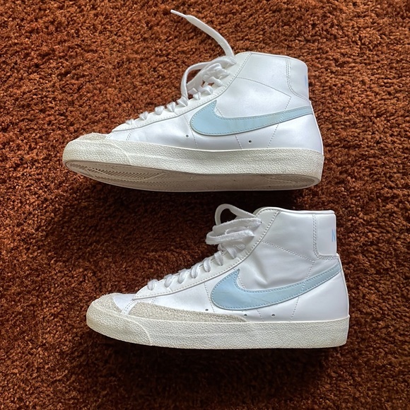 Nike Blazers - Picture 2 of 6